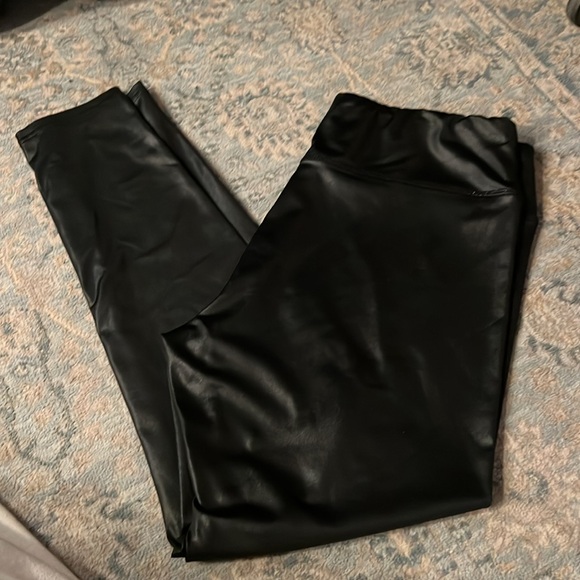 Wild Fable Leather Look Liquid Leggings - large - Picture 2 of 3